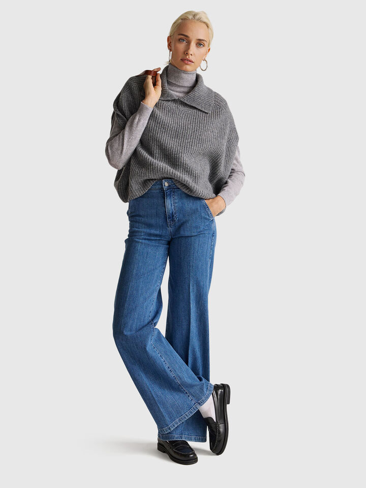 CAPE Women image number 3